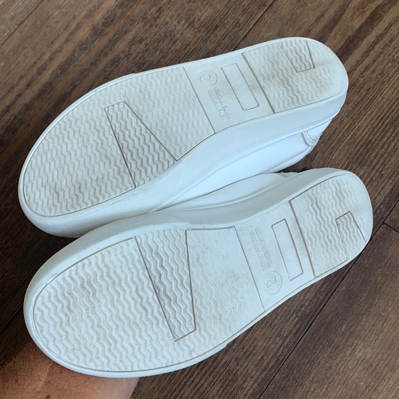 Bcbg girls size 2 white with silver PREOWNED - Picture 10 of 10